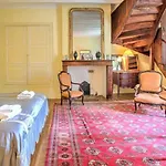 Historic Manor In The Heart Of Perigord Noir Hébergement de vacances Domme